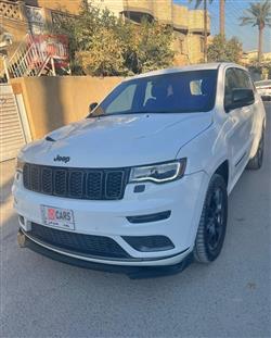 جیپ گراند شیرۆکی